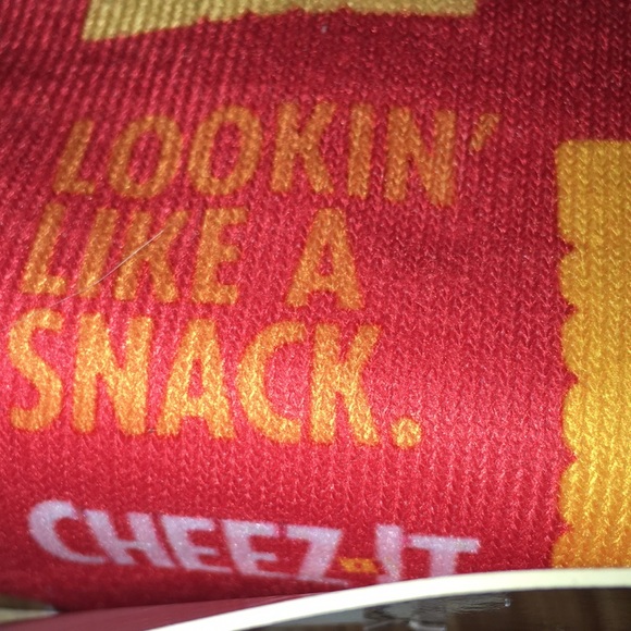 NWT Unisex Cheez-It Crew Socks: Size 4-13 - Picture 5 of 5